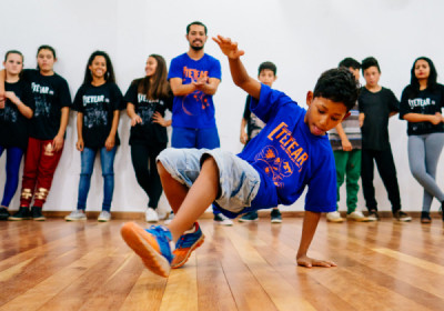 Escolas pblicas de Campo Largo recebem projeto de arte e tecnologia